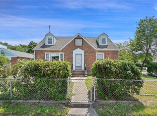 97 Judith Ln, Valley Stream, NY 11580