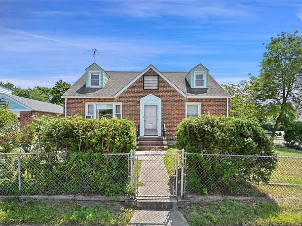 97 Judith Lane, Valley Stream, NY 11580
