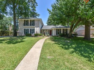 27205 Stark Ln, Conroe, TX 77385