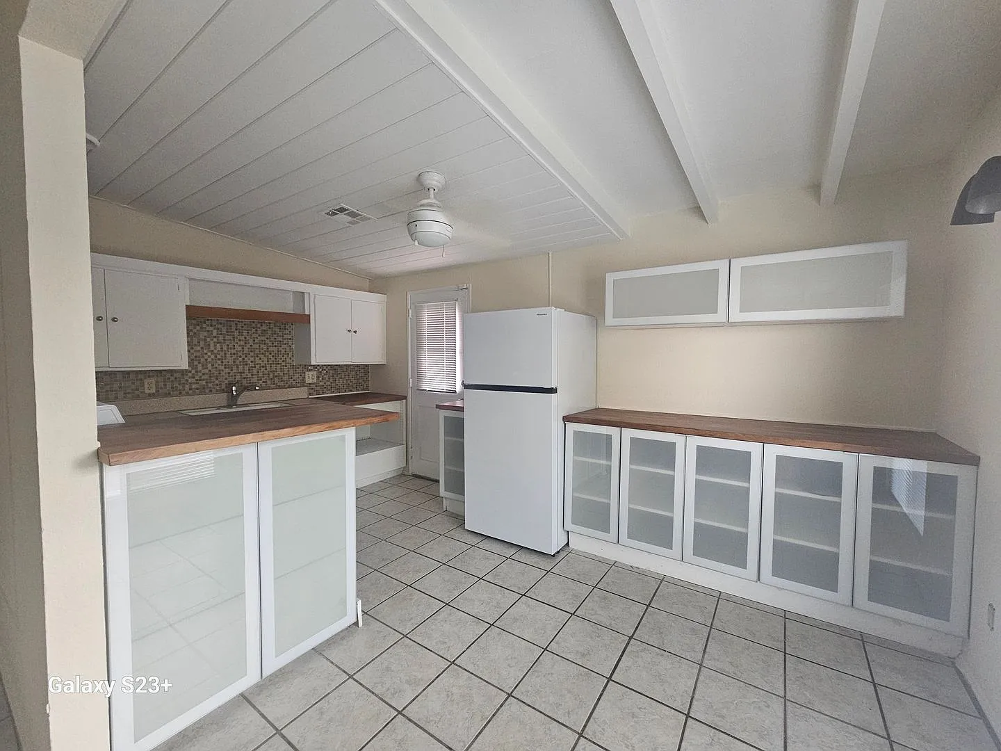 Adorable 2 bed 1 bath — Photo 2