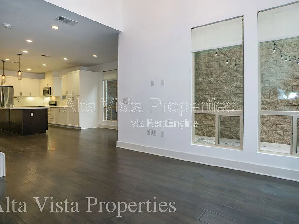 2549 Aperture Cir