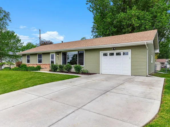 9324 30th Ave N, New Hope, MN 55427