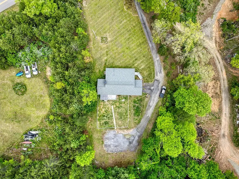 1085 Jones Creek Rd — Photo 48