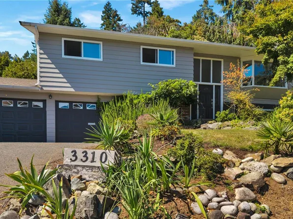 3310 Smugglers Hill Dr, Nanaimo, BC V9T 3V3