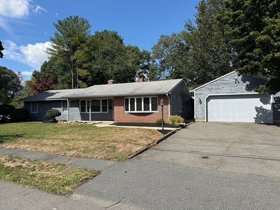 1st image of 24 Wedgemere Rd