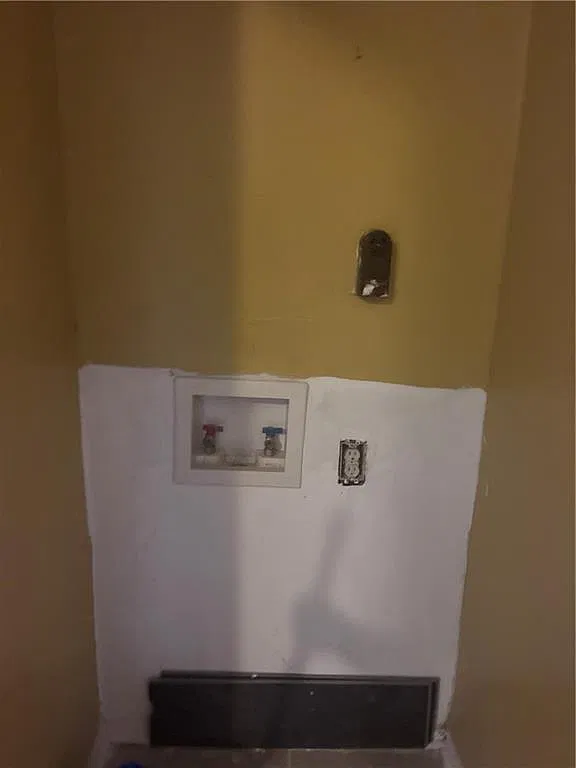 1 bed, 1.5 bath, $875 — Photo 4