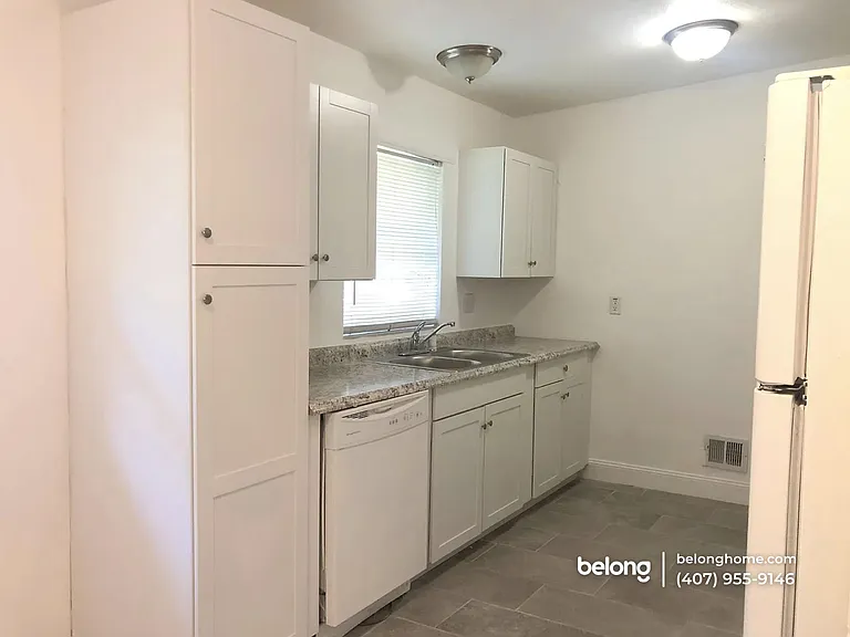 1518 Oranole Rd — Photo 6