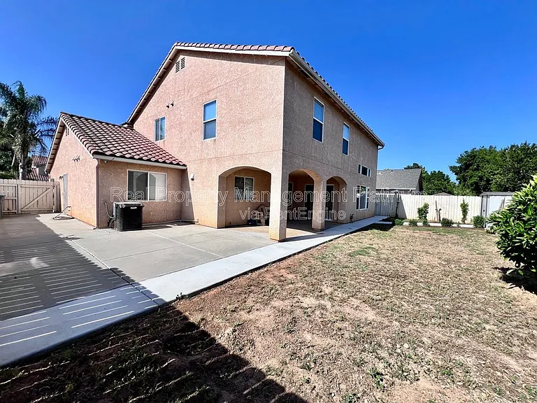 5460 W Ashcroft Ave — Photo 8