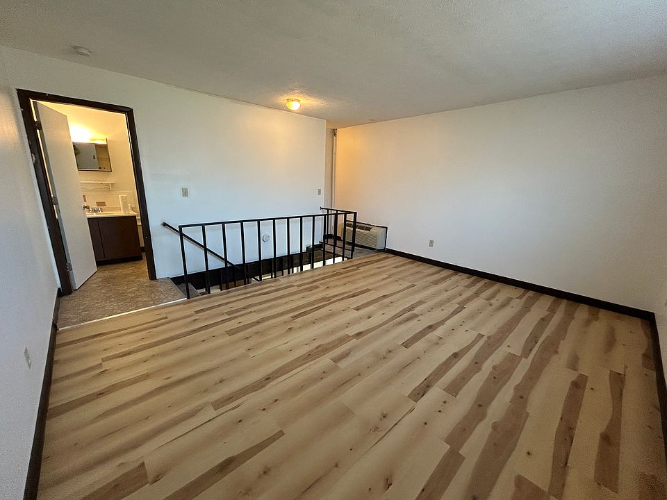 1st image of 205G Briarwood Dr #G