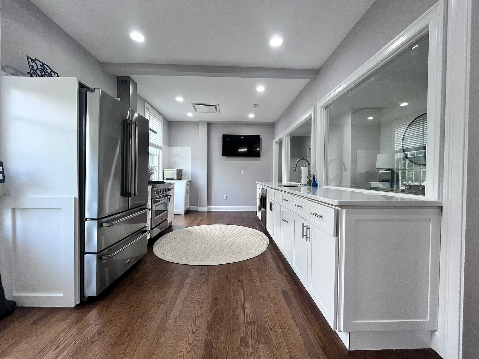 2 bed, 1800 sqft, $3,999 — Photo 3