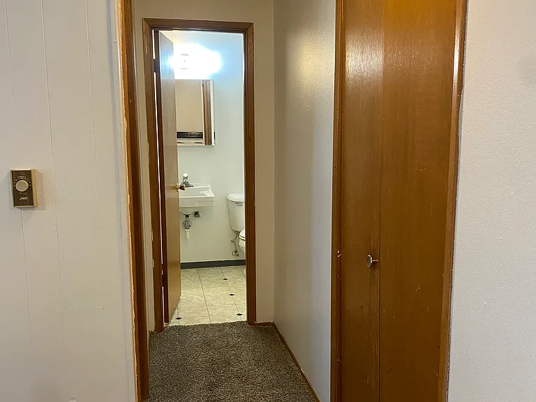 College Park Apartments — Photo 8