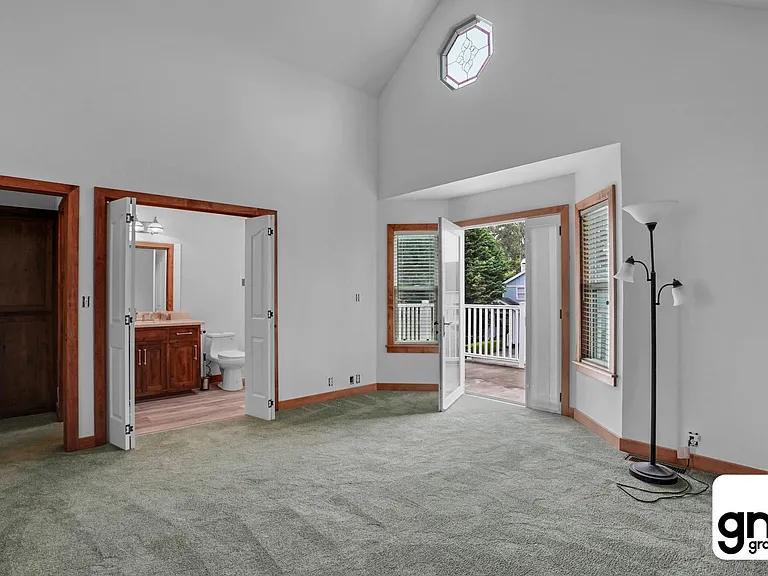 85 Valencia St — Photo 13