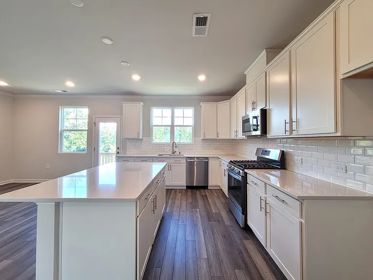 1060 Shoreside Dr — Photo 6