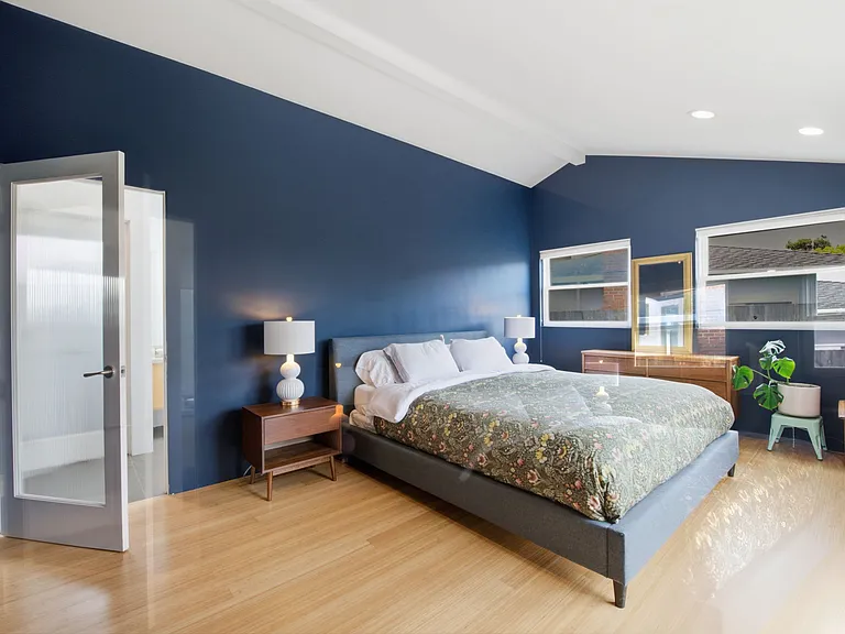 796 Crespi Dr — Photo 20