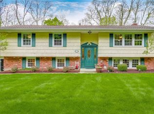 17 Ravenna Dr, Pomona, NY 10970