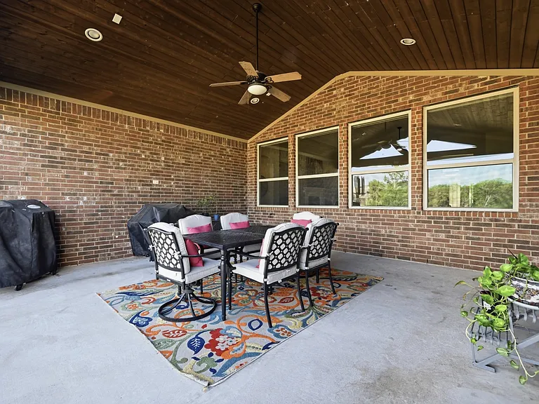 135 Clearwater Way — Photo 35