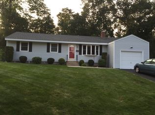 5 White Acorn Cir, Warwick, RI 02886