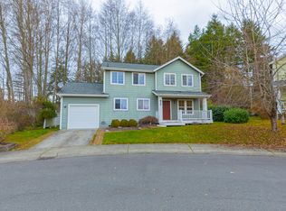 824 Strawberry Ln NW, Bainbridge Island, WA 98110