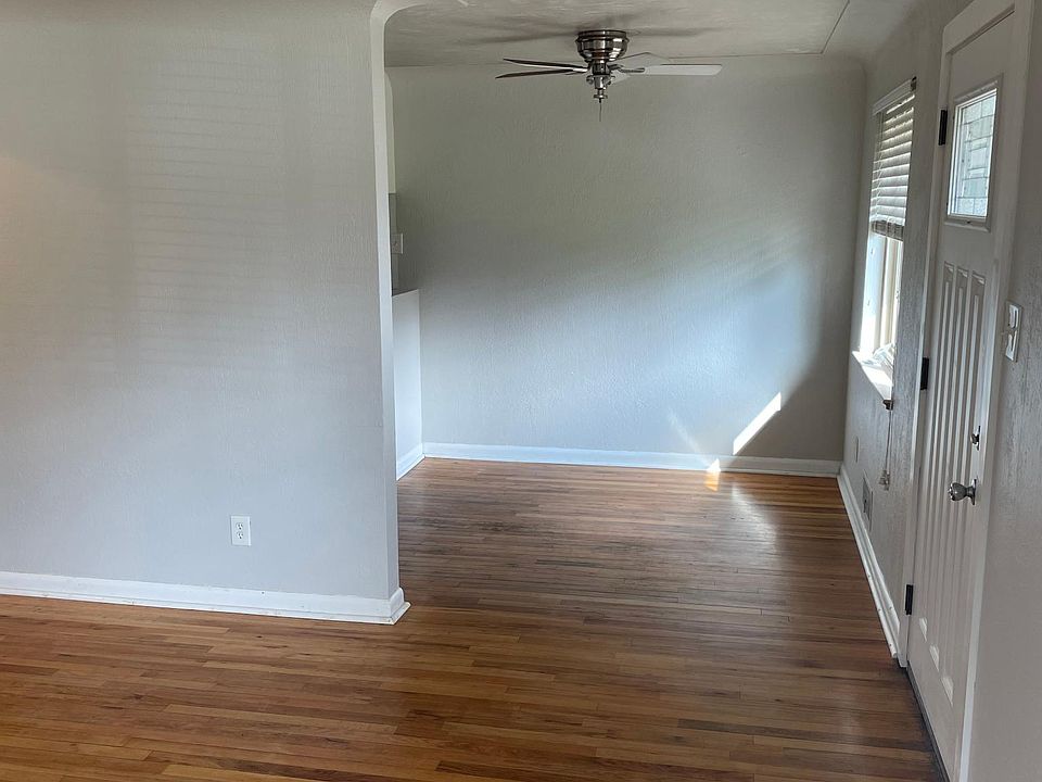 Living room looking in to dining area