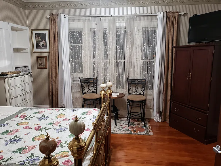 Serenity Room at $1400/mo