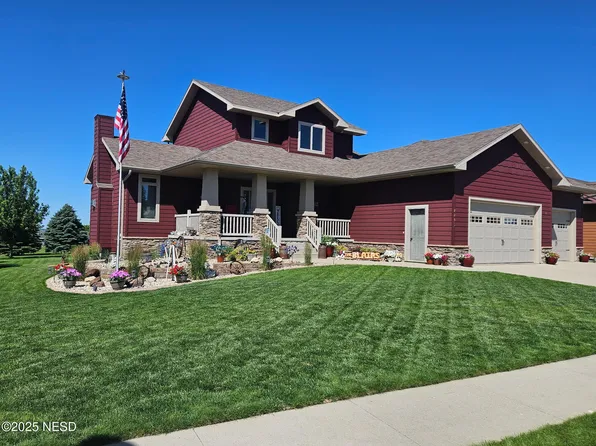 2235 Lucas Ln NW, Watertown, SD 57201