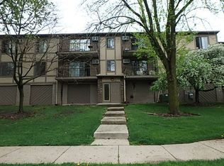 516 E Bailey Rd APT 104, Naperville, IL 60565