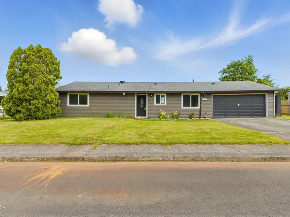 573 SW Harbor Pl, Warrenton, OR 97146