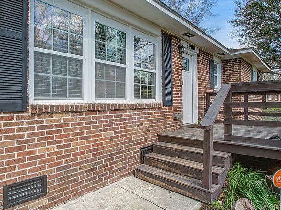 3rd image of 2900 Otranto Rd