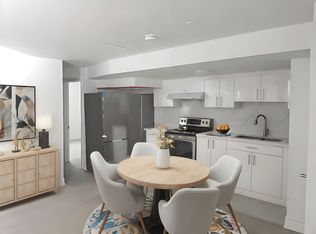 1N3 White Clover Way, Mississauga, ON L5V0C2