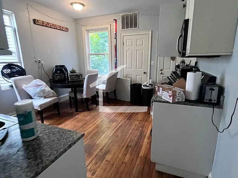 733 Parker St #5 — Photo 4