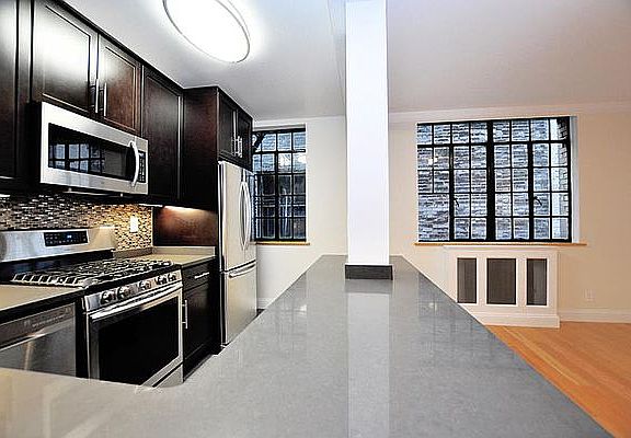 2nd image of 72 Barrow St APT 3A
