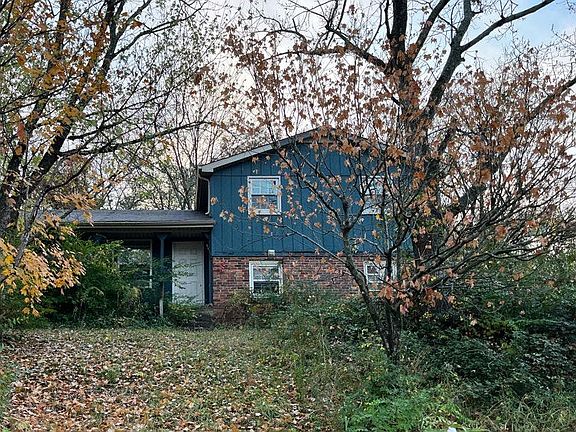 3rd image of 2832 Desplane Dr