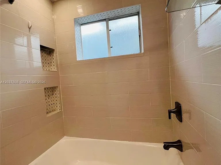 2033 Calais Dr #5 — Photo 23