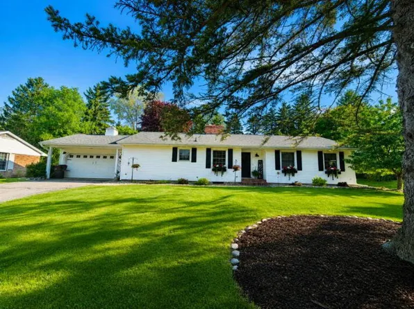 254 Ridgewood Ct, Ionia, MI 48846
