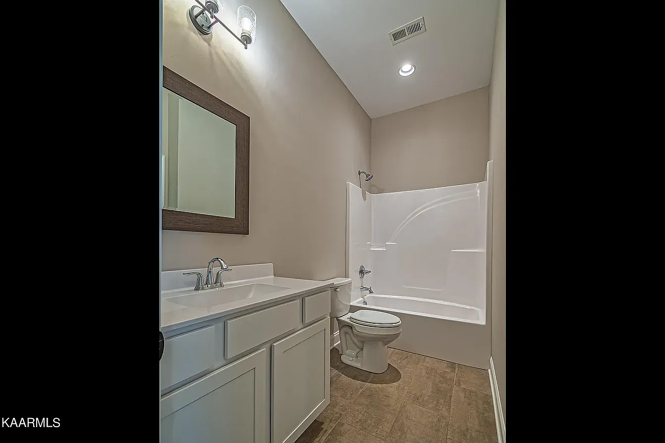 5 bed, 2491 sqft, $3,000 — Photo 4
