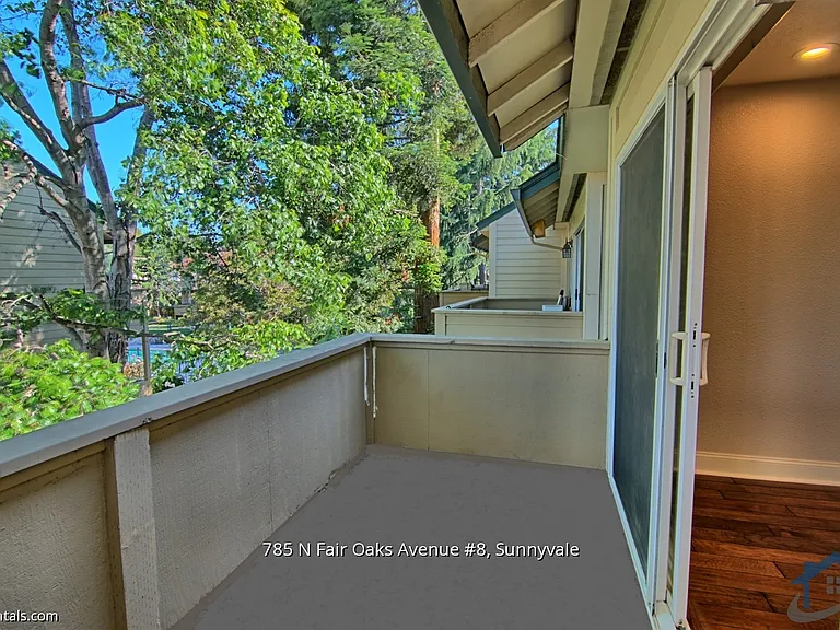 785 N Fair Oaks Ave #8 — Photo 5