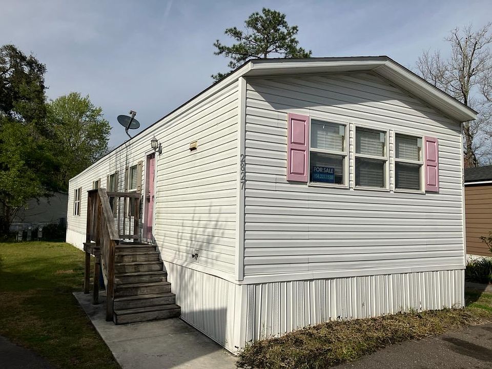 1st image of 2827 Calumet Cir