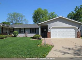 838 N Main St, Washington, IL 61571