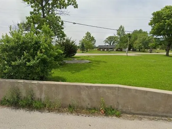 163 Garbry Ct, Piqua, OH 45356