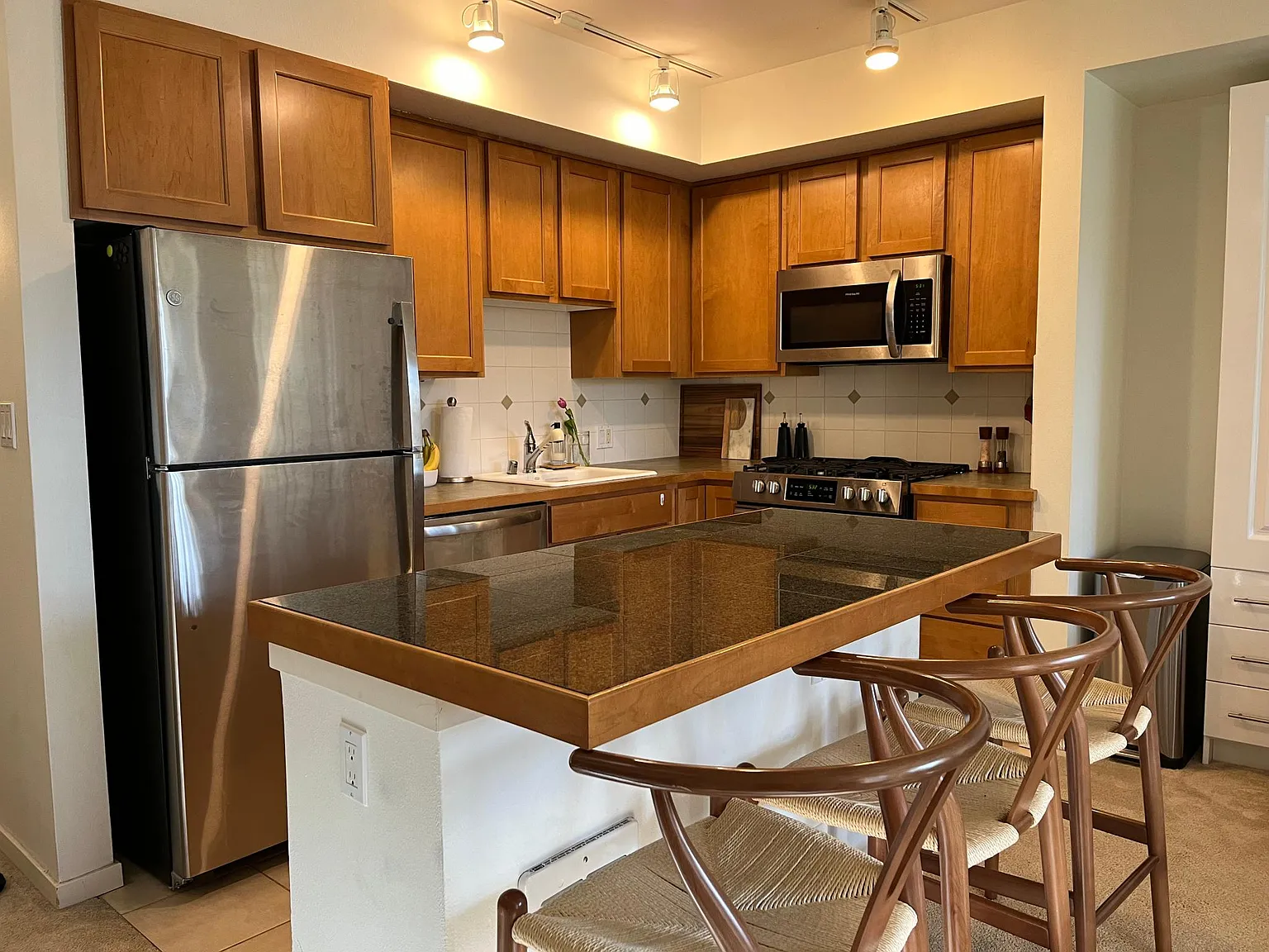 Studio, 496 sqft, $2,300 — Photo 2