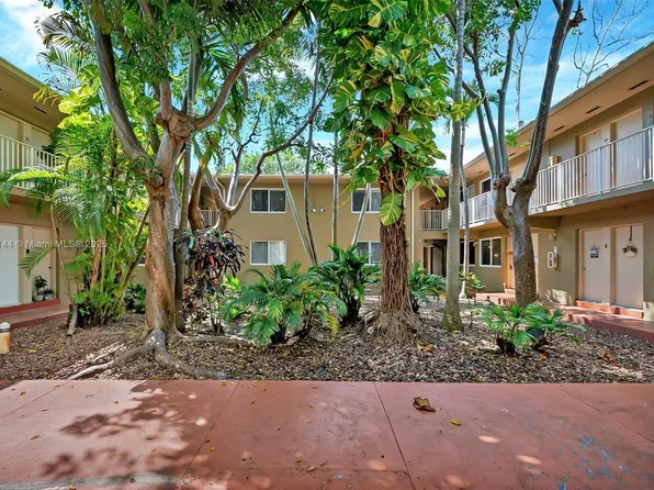 6310 SW 79th St APT 19, South Miami, FL 33143