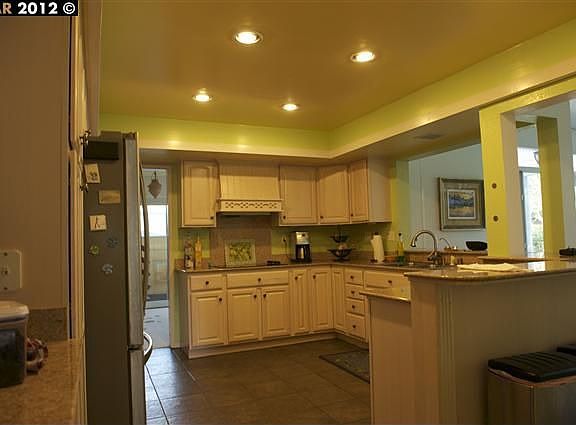 2nd image of 2800 Lavender Dr