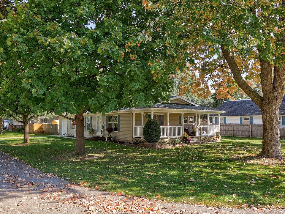 303 1st St, Breckenridge, MI 48615 Zillow