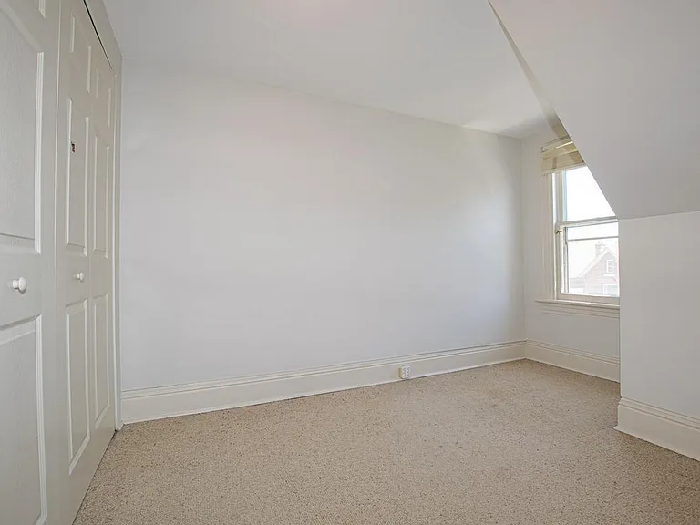 300 Frontenac St #5 — Photo 10