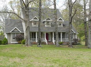 831 Columbia Hwy, Hohenwald, TN 38462