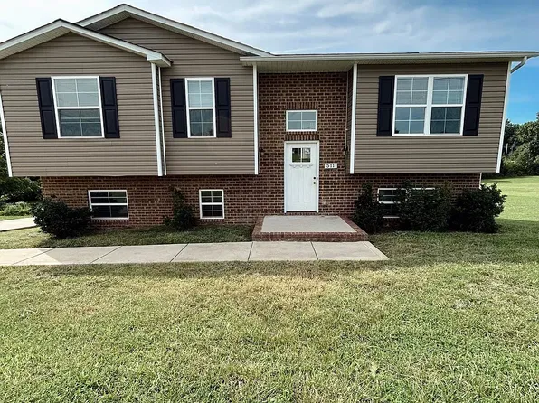 511 Holladay Rd, Cookeville, TN 38501