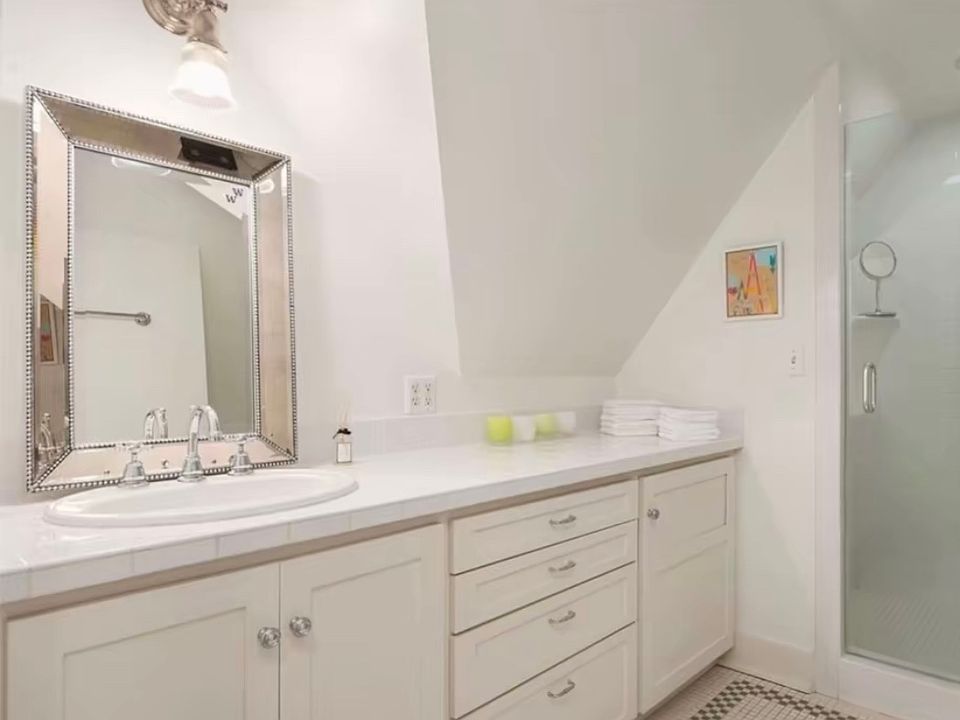 1st image of 2650 120th Ave NE #3