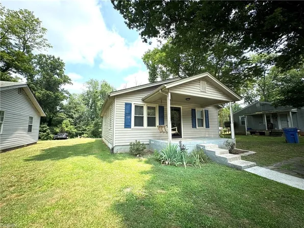 112 Pinnix St, Jonesville, NC 28642