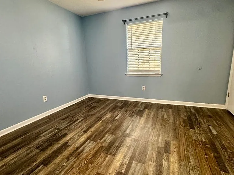 1315 Sussex Dr — Photo 15