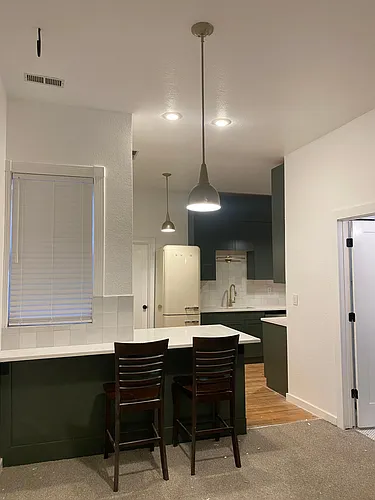 912 33rd St Photo 1